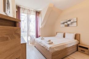 Stylish Apartment with a Big Terrace next to the Park